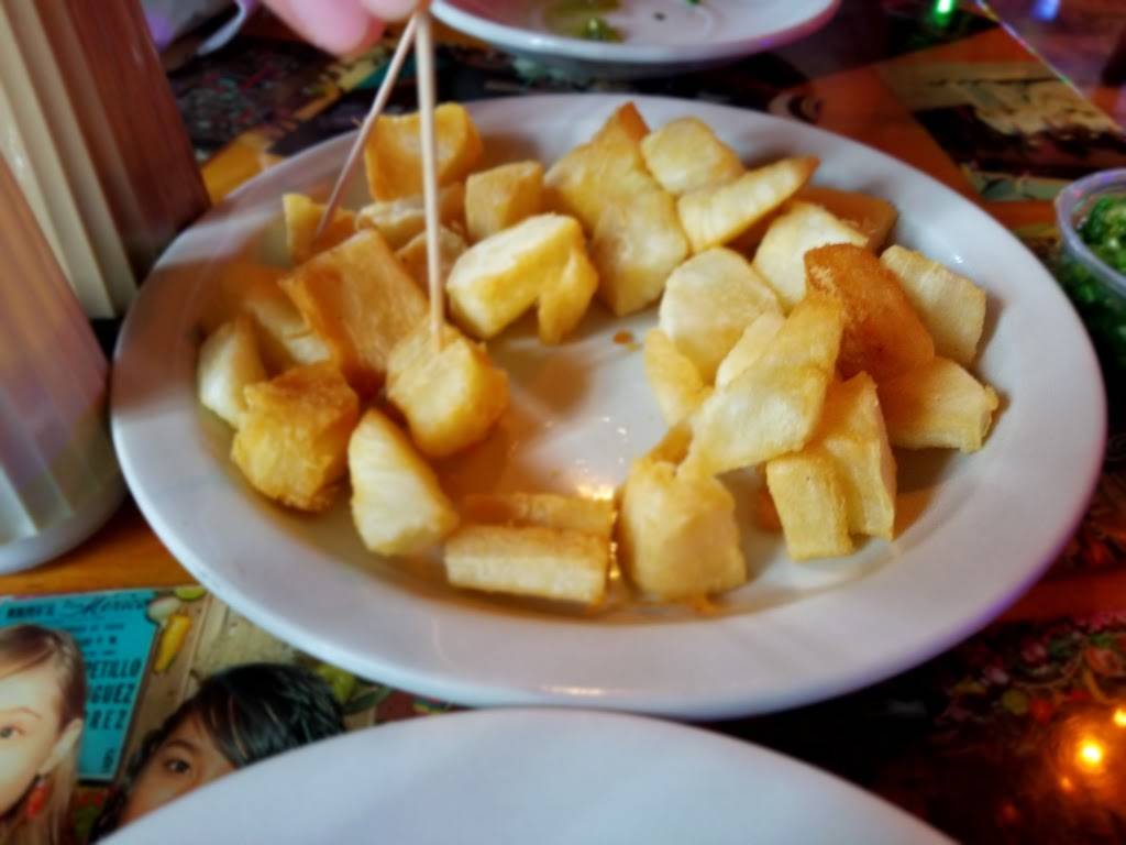 Pueblito Viejo | restaurant | 5429 N Lincoln Ave, Chicago, IL 60625, USA | 7737849135 OR +1 773-784-9135