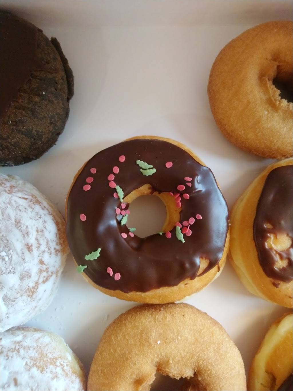 Dunkin’ | bakery | 9545 NE 2nd Ave, Miami Shores, FL 33138, USA | 3054205641 OR +1 305-420-5641