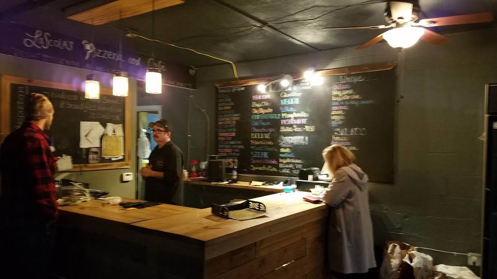 LaScolas Pizzeria | restaurant | 2493 Greensburg Rd, New Kensington, PA 15068, USA | 7243348787 OR +1 724-334-8787