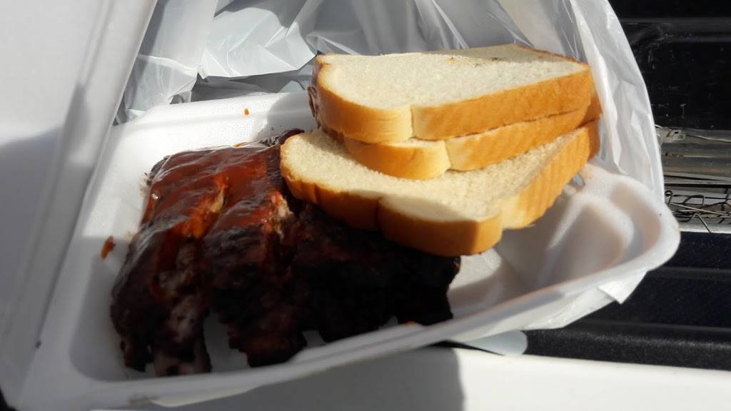 MCCARTERS BBQ | restaurant | 2675 Dr Martin Luther King Jr Blvd, Fort Myers, FL 33916, USA | 2396453468 OR +1 239-645-3468