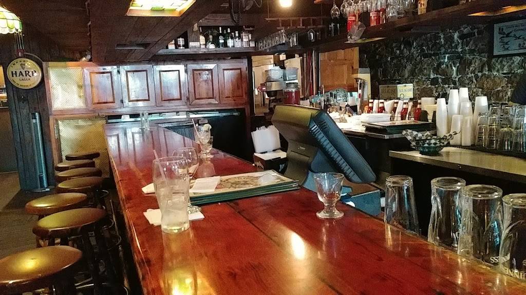 Kevin Barrys Irish Pub | restaurant | 117 W River St, Savannah, GA 31401, USA | 9122339626 OR +1 912-233-9626