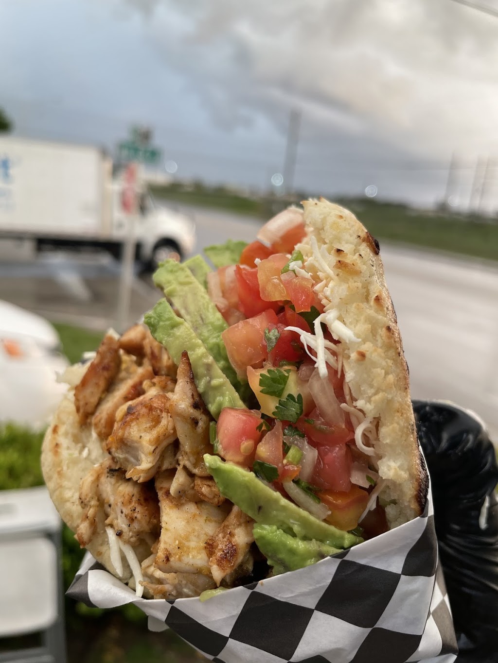 Arepa Point Food Truck | restaurant | 6475 NW 87th Ave, Miami, FL 33178, USA | 3057446313 OR +1 305-744-6313