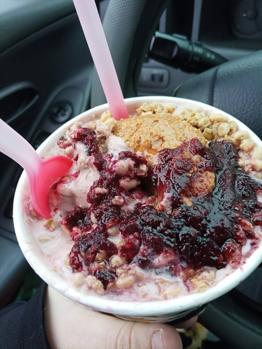 Rush Bowls | restaurant | 262A W Lane Ave, Columbus, OH 43201, USA | 6148242451 OR +1 614-824-2451