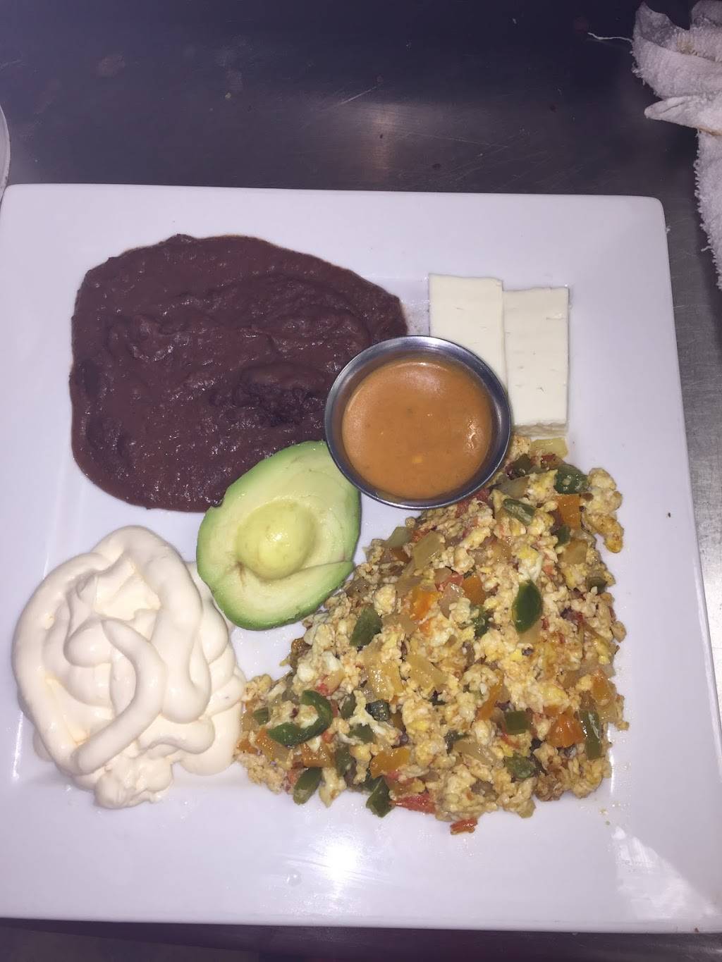 Victorias Latin Restuarant | restaurant | 151 Almedia Rd, St Rose, LA 70087, USA | 5042874072 OR +1 504-287-4072