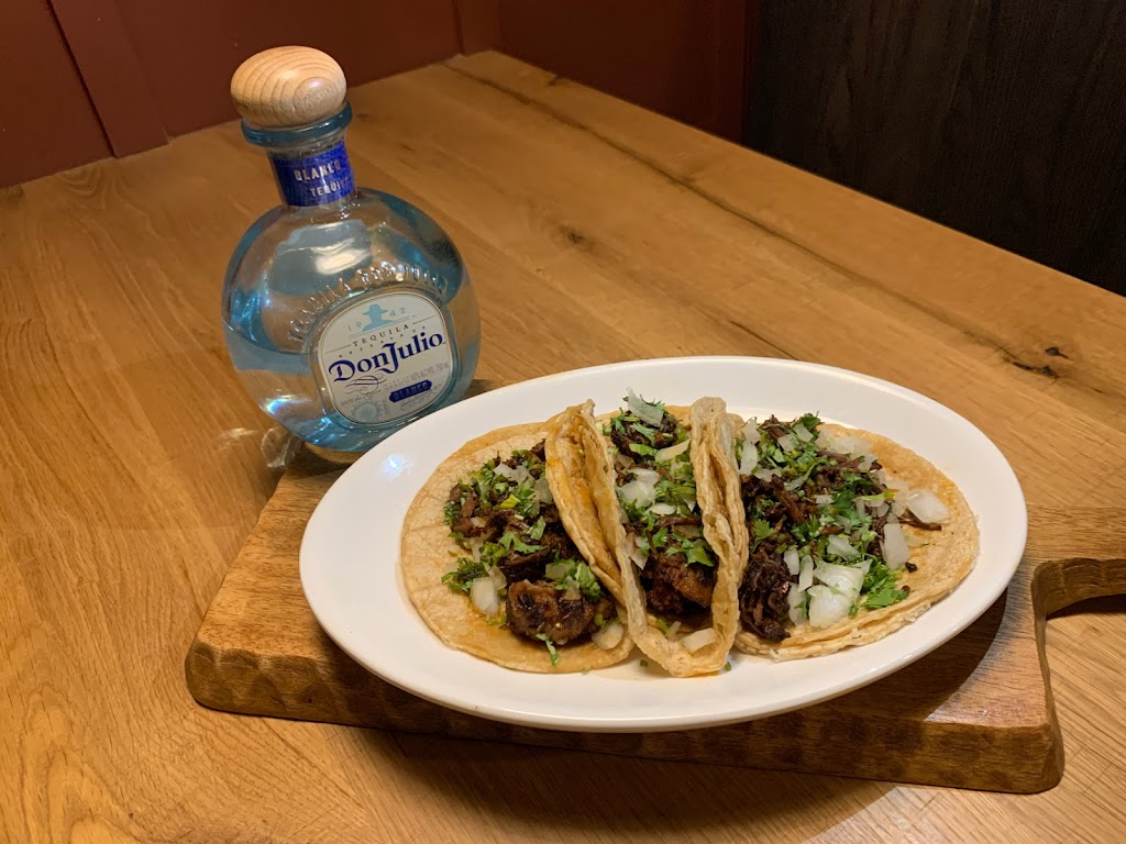 Tacos & Tequila Mexican Restaurant | restaurant | 25 Amberwood Pkwy, Ashland, OH 44805, USA | 4194960814 OR +1 419-496-0814