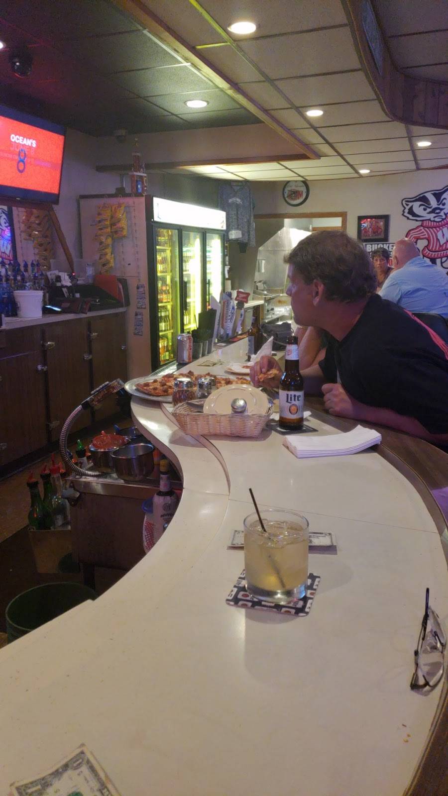 Rose Hill Bar | meal takeaway | 2206 E Main St, Kaukauna, WI 54130, USA | 9207660176 OR +1 920-766-0176