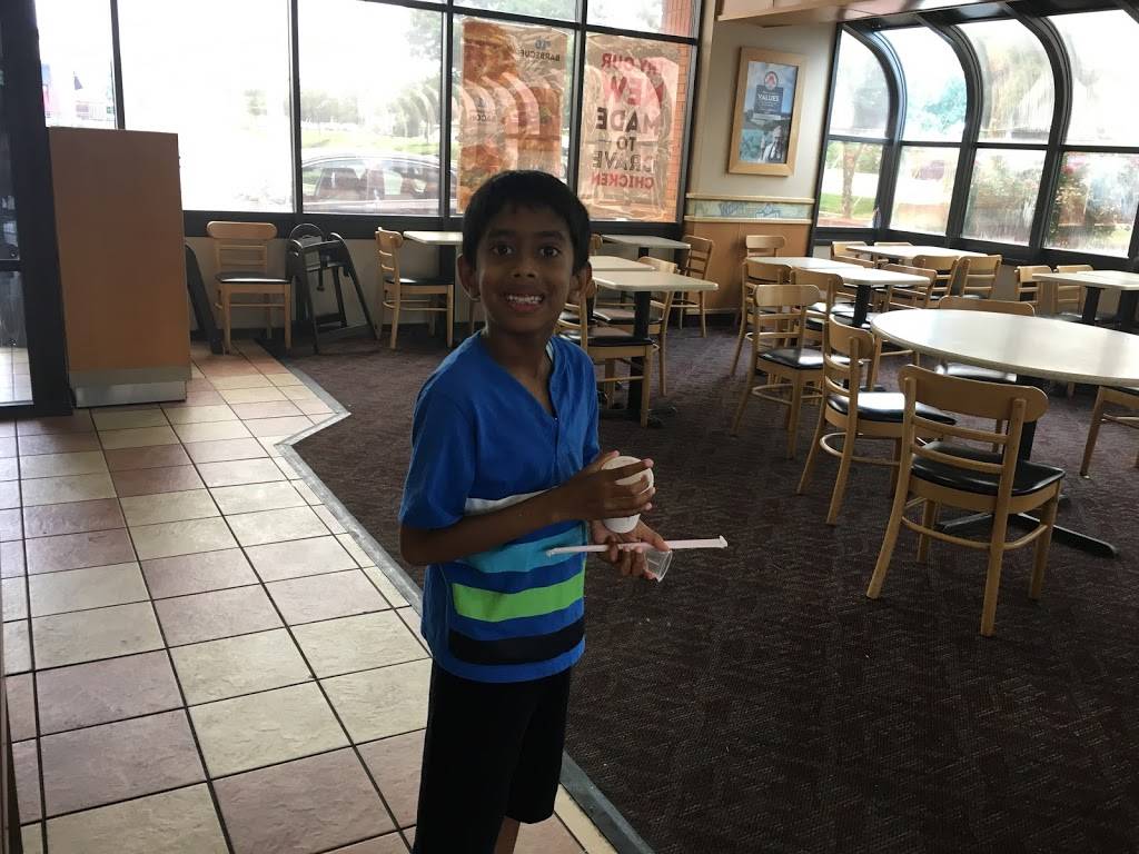 Wendys | restaurant | 4805 W Broad St, Richmond, VA 23230, USA | 8043553634 OR +1 804-355-3634