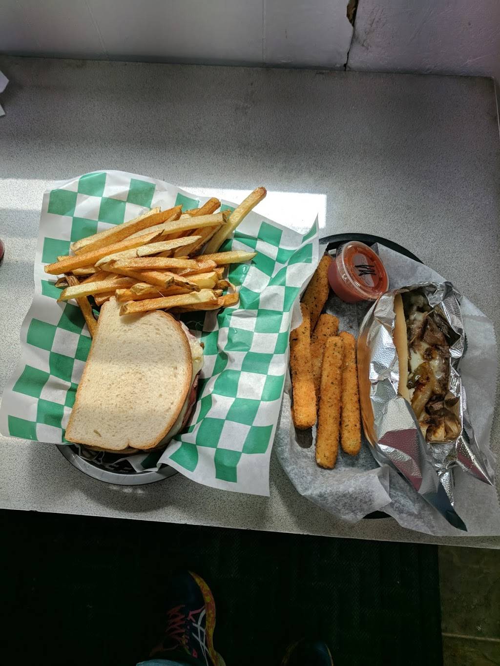 Harlem dairy dream | restaurant | 3480 sreubenville rd se, Carrollton, OH 44615, USA | 3307391020 OR +1 330-739-1020