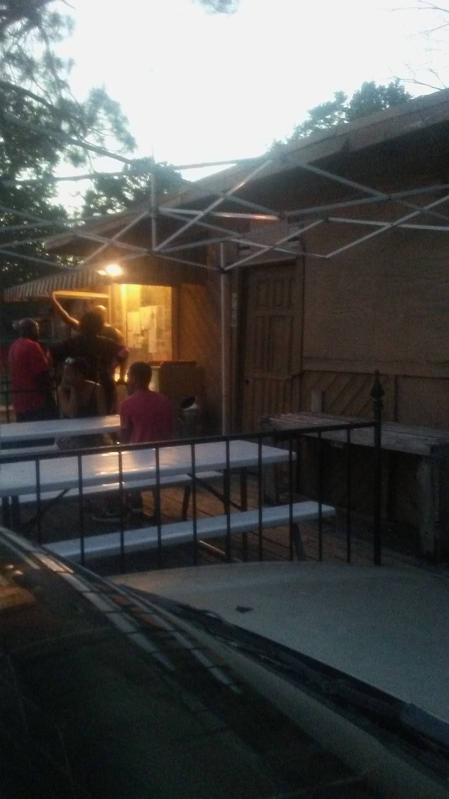 Pee Wees Snack Shack | meal takeaway | 968 Grenshaw St, Houston, TX 77088, USA | 2814459677 OR +1 281-445-9677