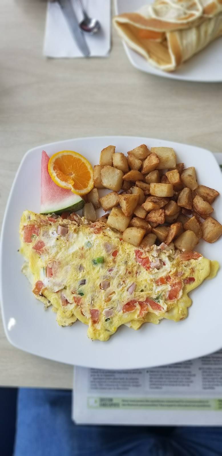 L’eggspress Pointe aux trembles | restaurant | 1400-113 Boulevard Saint-Jean-Baptiste, Pointe-aux-Trembles, QC H1B 4A5, Canada | 5145436044 OR +1 514-543-6044