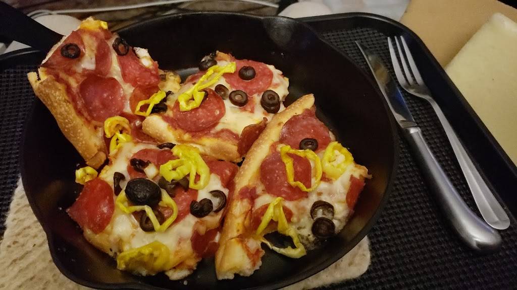 Claras Pizza and Subs | restaurant | 496 Indiana Ave, Mansfield, OH 44905, USA | 4195894611 OR +1 419-589-4611