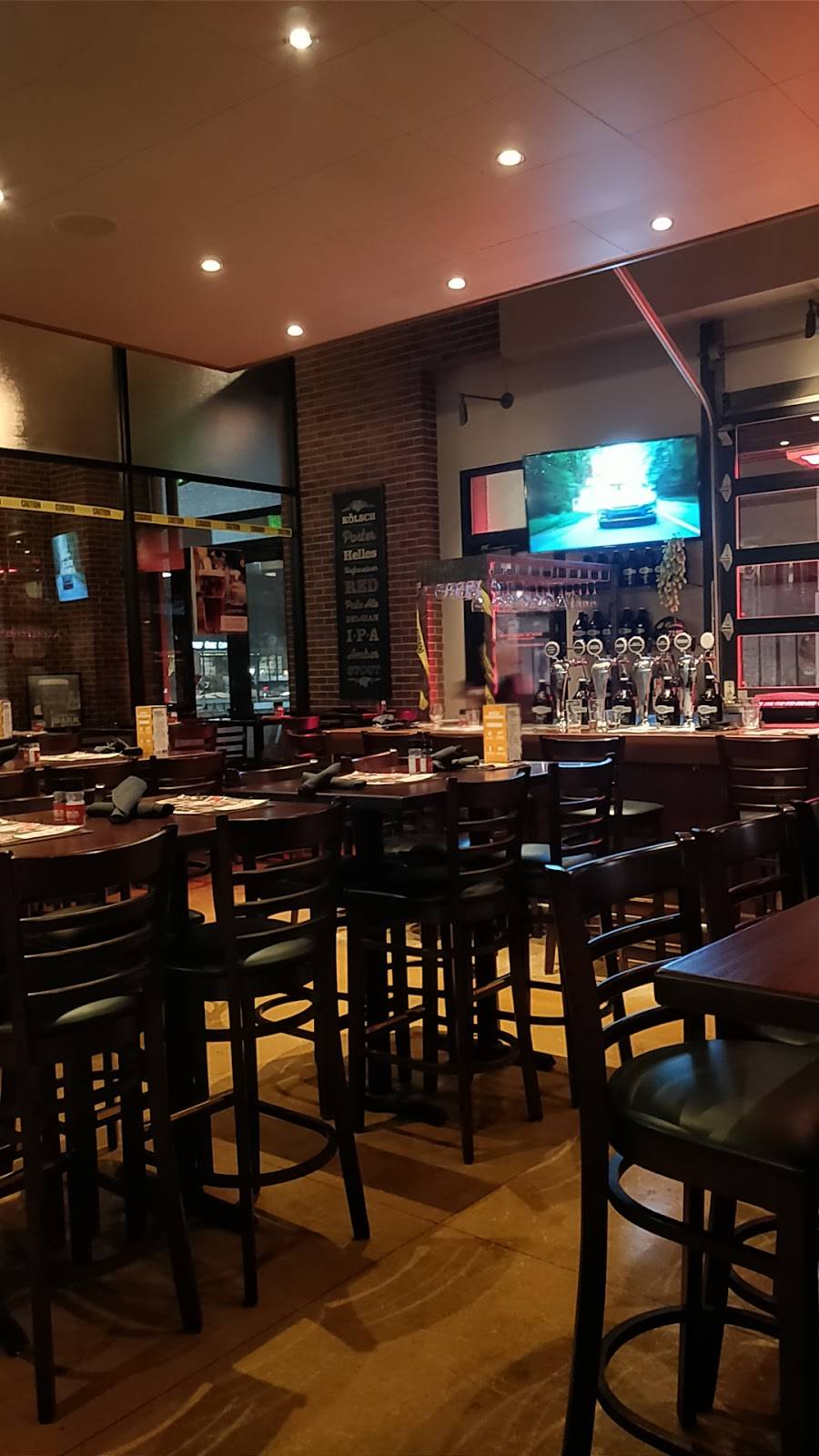 Rock Bottom Restaurant & Brewery | restaurant | 639 E Boughton Rd Ste # 100, Bolingbrook, IL 60440, USA | 6307396036 OR +1 630-739-6036