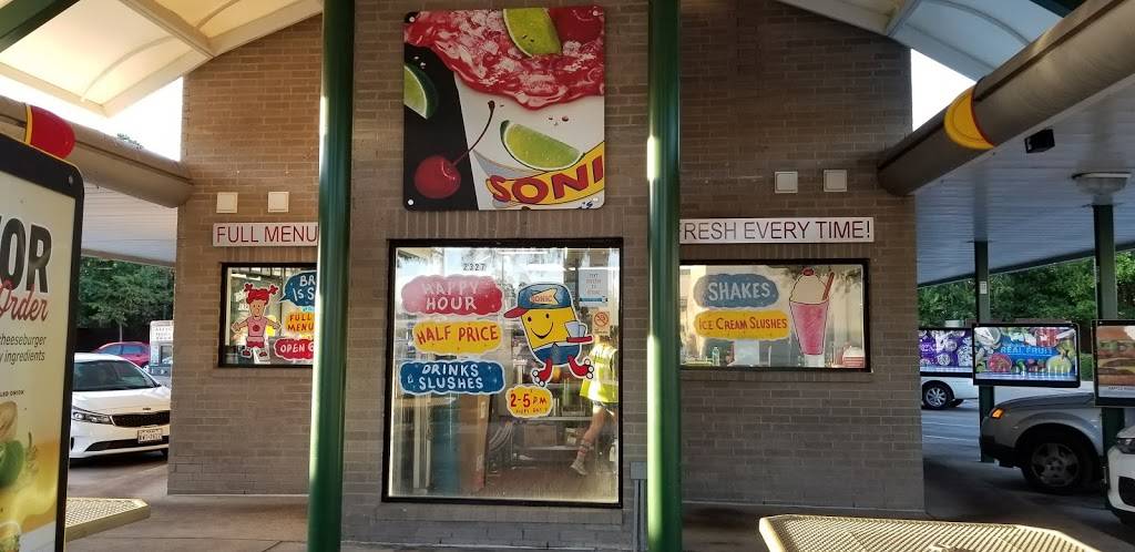 Sonic Drive-In | restaurant | 2327 W Shady Grove Rd, Irving, TX 75060, USA | 9729865828 OR +1 972-986-5828