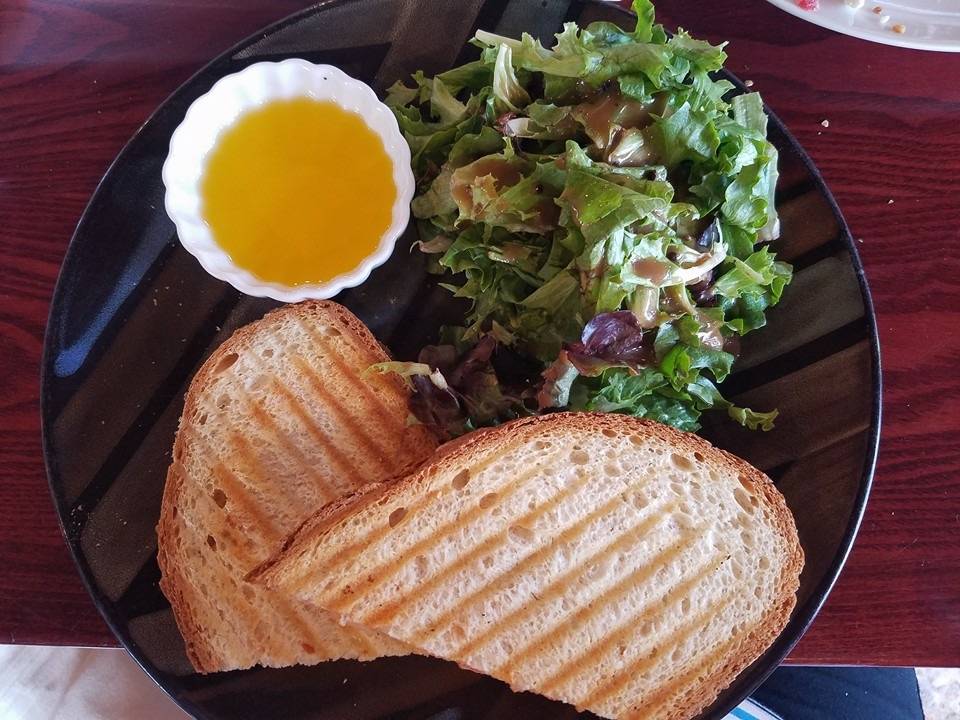 Ballous Restaurant & Wine Bar | restaurant | 51 Whitfield St #1, Guilford, CT 06437, USA | 2034530319 OR +1 203-453-0319