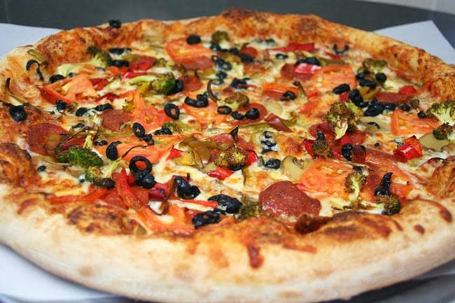 MAKs Roast Beef & Pizza | meal takeaway | 35 Revere St, Revere, MA 02151, USA | 7818532900 OR +1 781-853-2900