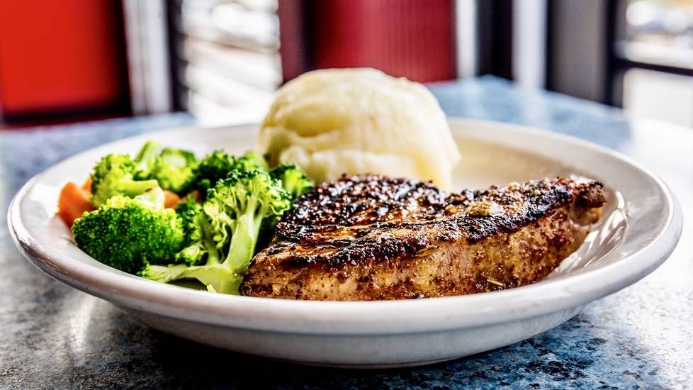 Sammys Tap & Grill | restaurant | 2235 Avent Ferry Rd, Raleigh, NC 27606, USA | 9197553880 OR +1 919-755-3880