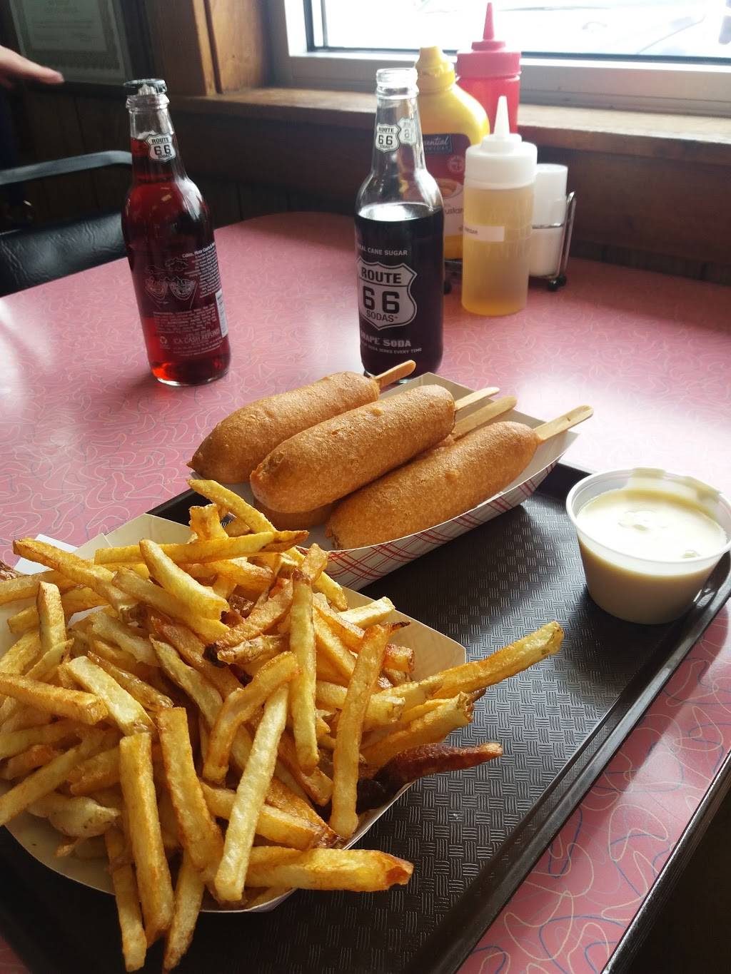 Cozy Dog Drive In | restaurant | 2935 S 6th St, Springfield, IL 62703, USA | 2175251992 OR +1 217-525-1992