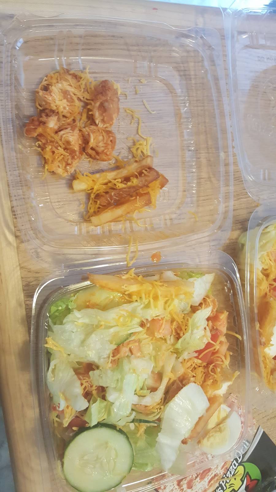 Foxs Pizza Den of Stowe Twp. | restaurant | 659 Woodward Ave, McKees Rocks, PA 15136, USA | 4123313131 OR +1 412-331-3131