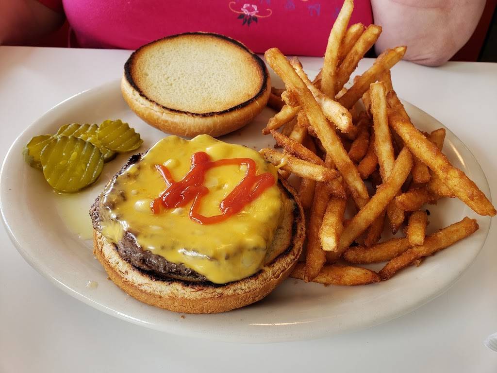 Dennys Diner | restaurant | 2 W Munroe Ave, Wisconsin Dells, WI 53965, USA | 6082547647 OR +1 608-254-7647