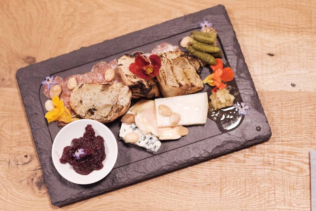 Trillium Kitchen and Patio | restaurant | 2333 N High St, Columbus, OH 43202, USA | 6143694888 OR +1 614-369-4888