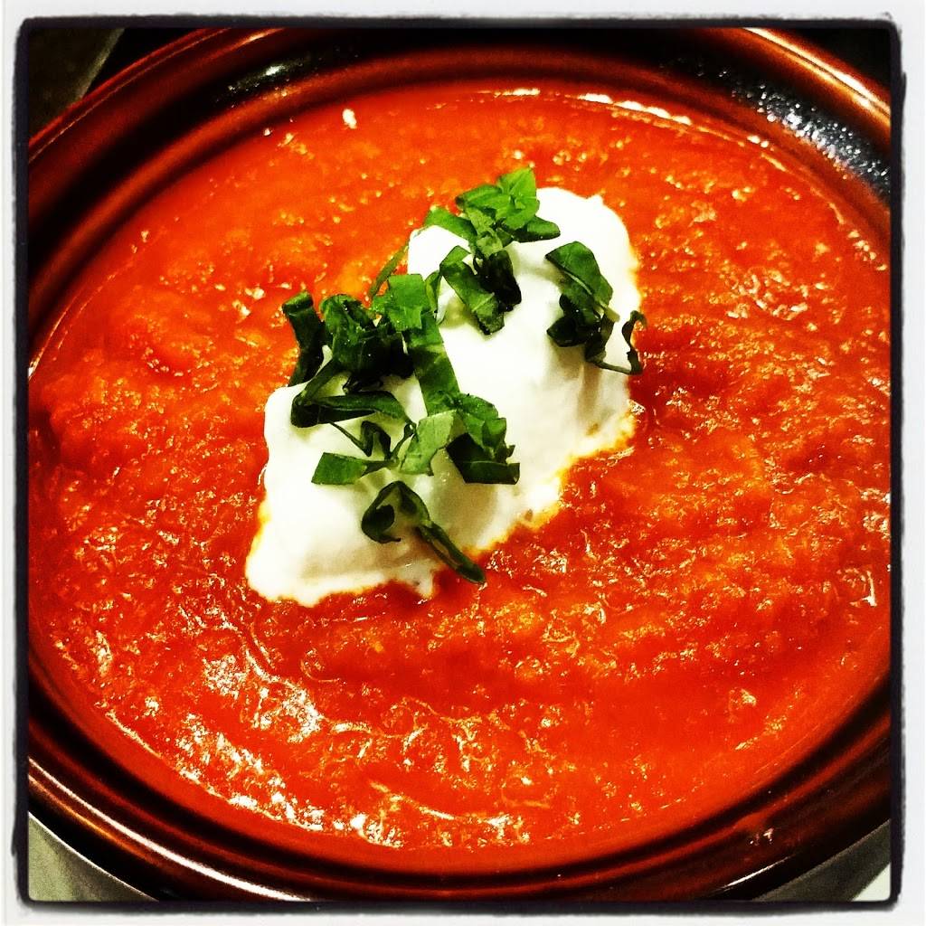 Dianes Villa Nova | restaurant | 5 Brimfield Rd, Holland, MA 01521, USA | 4132459090 OR +1 413-245-9090