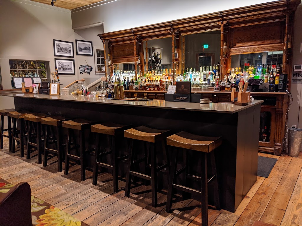 The Golden Pig | restaurant | 13380 US-101, Hopland, CA 95449, USA | 7076706055 OR +1 707-670-6055