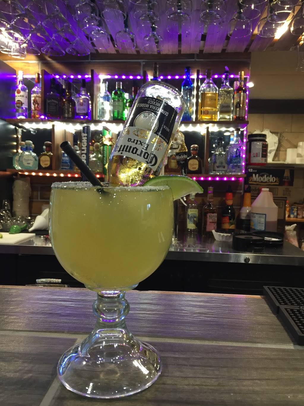 Ajuua Mexican Grill And Cantina | restaurant | 300 N Village Terrace, Tonganoxie, KS 66086, USA | 9134171053 OR +1 913-417-1053