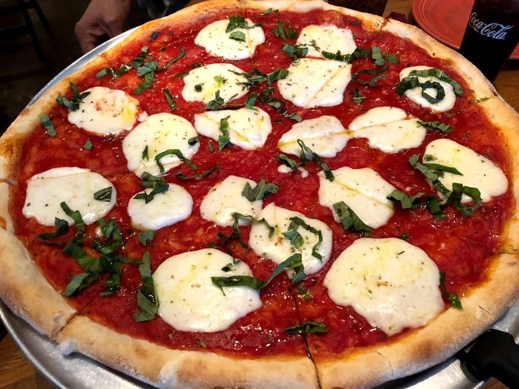 Elizabeths Pizza Italian Restaurant | restaurant | 3278 Silas Creek Pkwy, Winston-Salem, NC 27103, USA | 3367680605 OR +1 336-768-0605