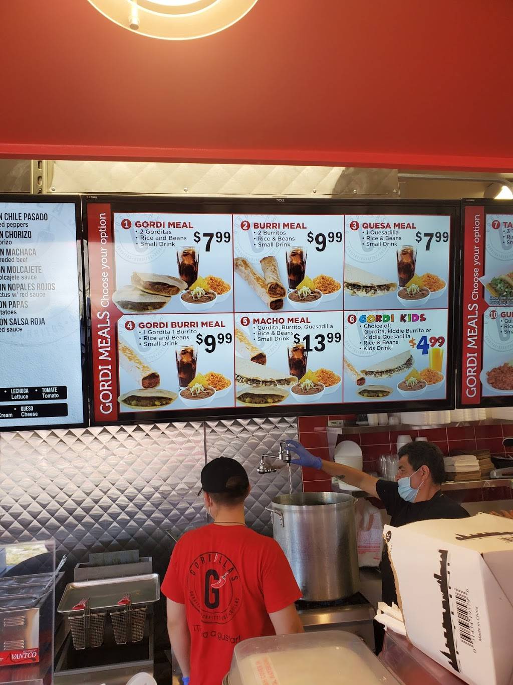 Gordillas | restaurant | 5734 S Pulaski Rd, Chicago, IL 60629, USA | 7734240347 OR +1 773-424-0347