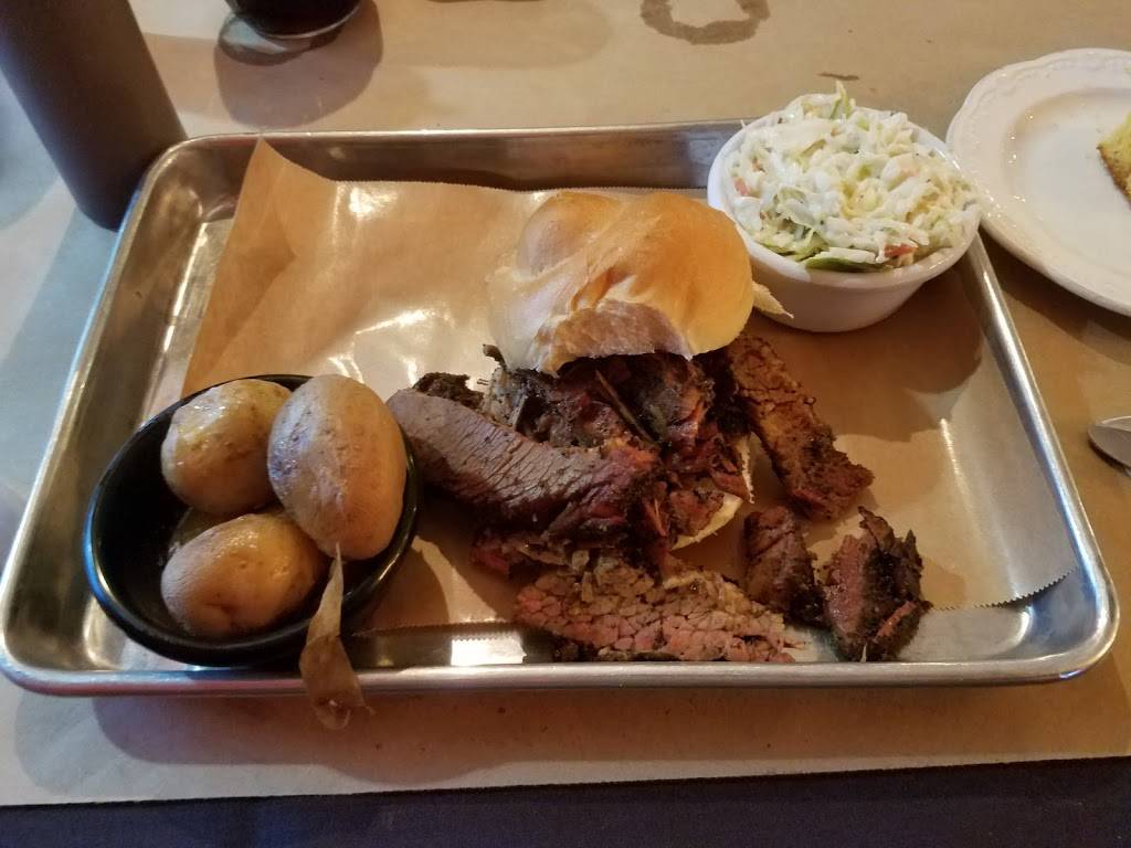 Heintzelmans BBQ Pit | restaurant | 6361 Knickerbocker Rd, Ontario, NY 14519, USA | 3153331235 OR +1 315-333-1235