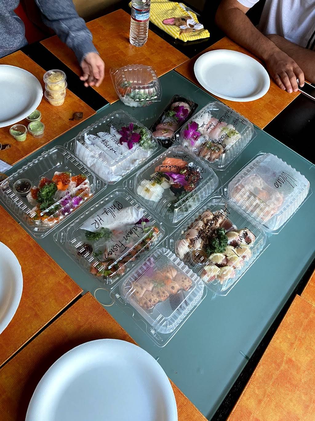 Catch Me Sushi | restaurant | 7234 Canoga Ave, Canoga Park, CA 91303, USA | 8187221443 OR +1 818-722-1443