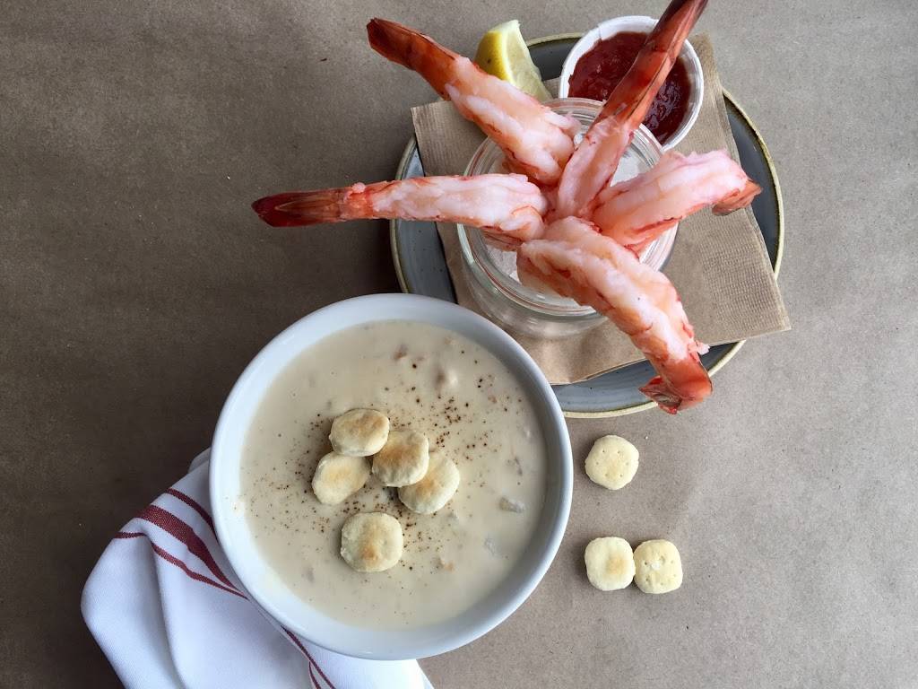 Legal Sea Foods | restaurant | Boston Logan International Airport (BOS), Terminal E, 1 Harborside Dr, Boston, MA 02128, USA | 6174758785 OR +1 617-475-8785