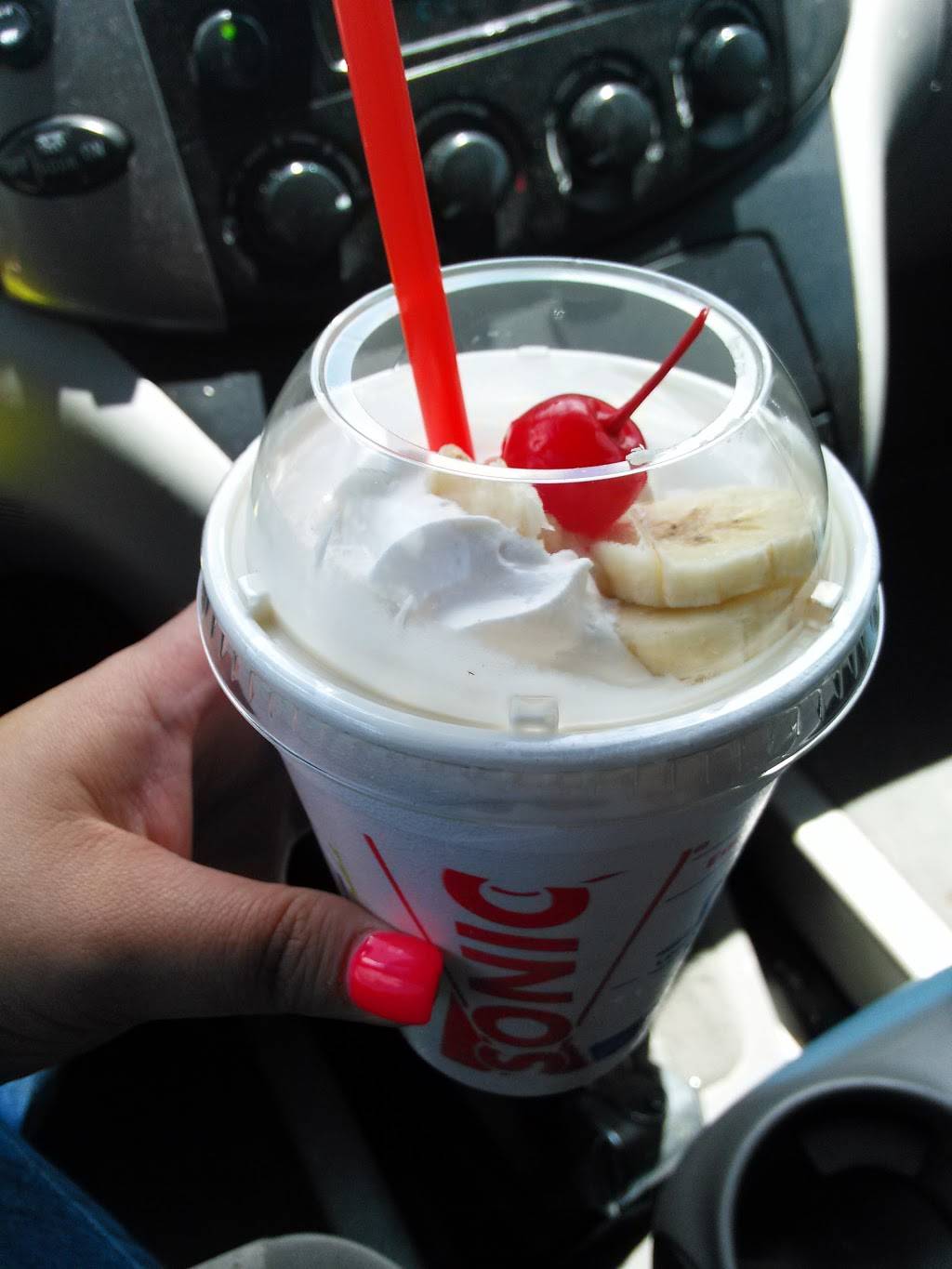 Sonic Drive-In | restaurant | 4801 S Staples St, Corpus Christi, TX 78411, USA | 3619949704 OR +1 361-994-9704