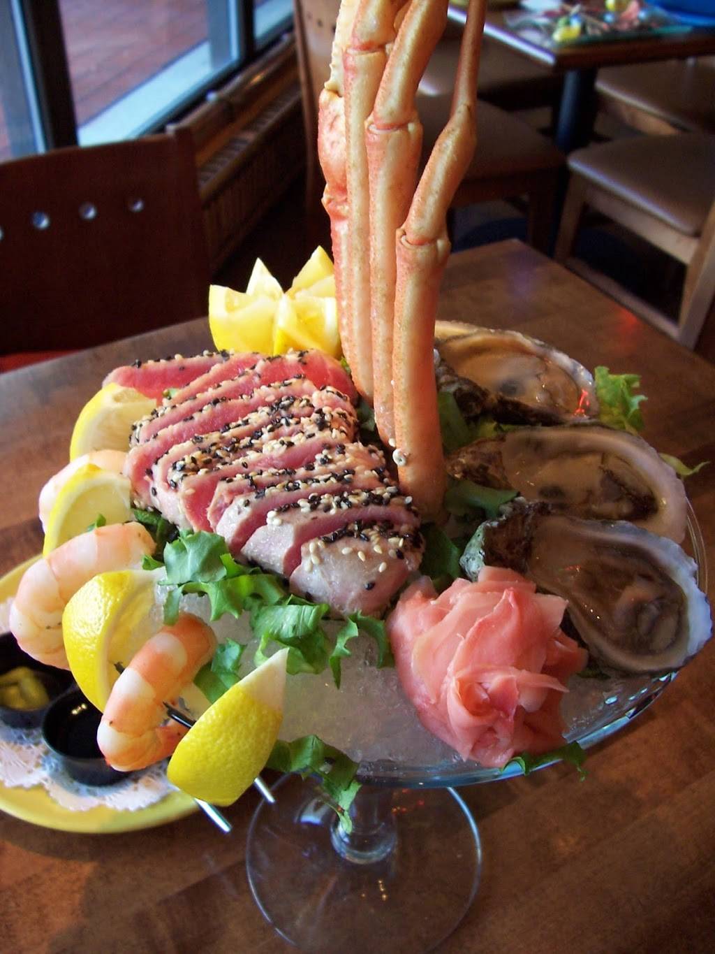 Jimmys Island Grill & Iguana Bar | restaurant | 2303 N Mayfair Rd, Wauwatosa, WI 53226, USA | 4148372121 OR +1 414-837-2121