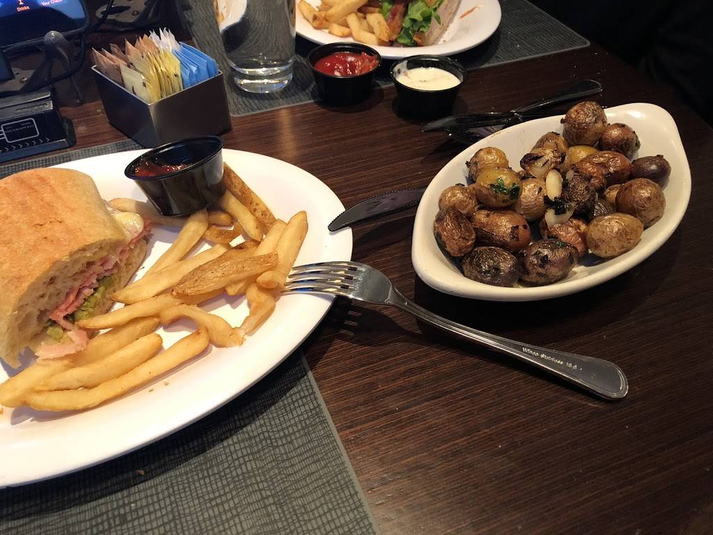 Prime Tavern | restaurant | LaGuardia Rd, East Elmhurst, NY 11371, USA | 7185333400 OR +1 718-533-3400