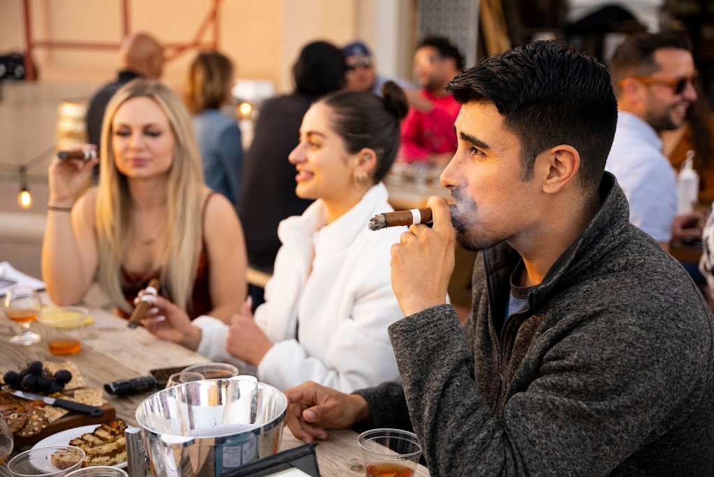 Hollow Spirits Distillery | restaurant | 1324 1st St NW, Albuquerque, NM 87102, USA | 5054332766 OR +1 505-433-2766