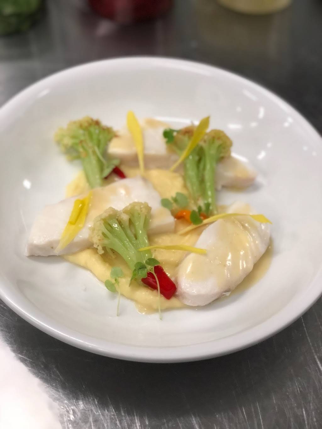 Willow | restaurant | 129 E Bay St, Harbor Springs, MI 49740, USA | 2319285188 OR +1 231-928-5188