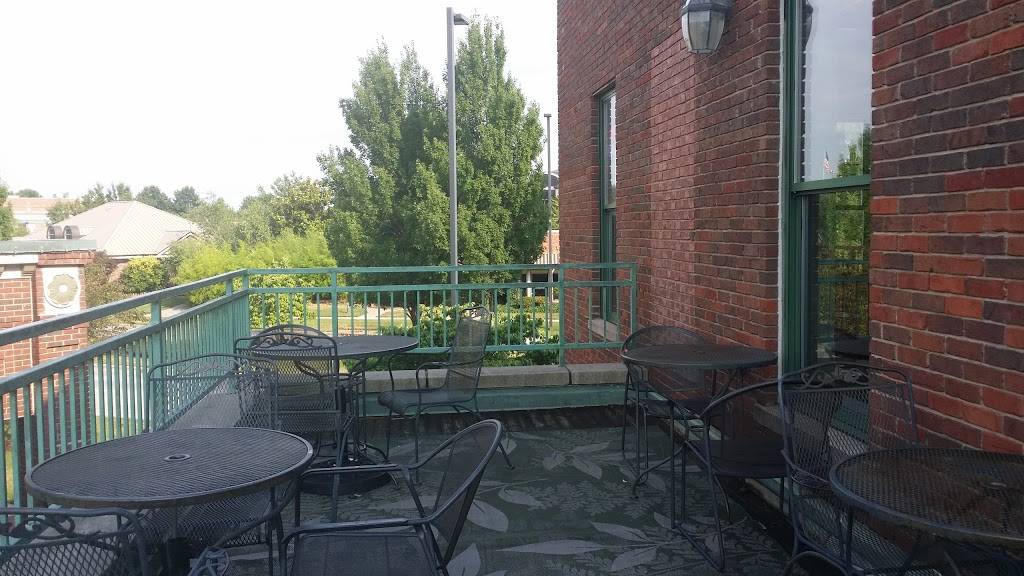 Garbos Pizzeria | restaurant | 2101 W Chesterfield St, Springfield, MO 65807, USA | 4178839010 OR +1 417-883-9010