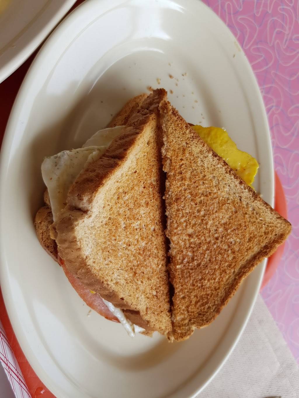 Cozy Dog Drive In | restaurant | 2935 S 6th St, Springfield, IL 62703, USA | 2175251992 OR +1 217-525-1992