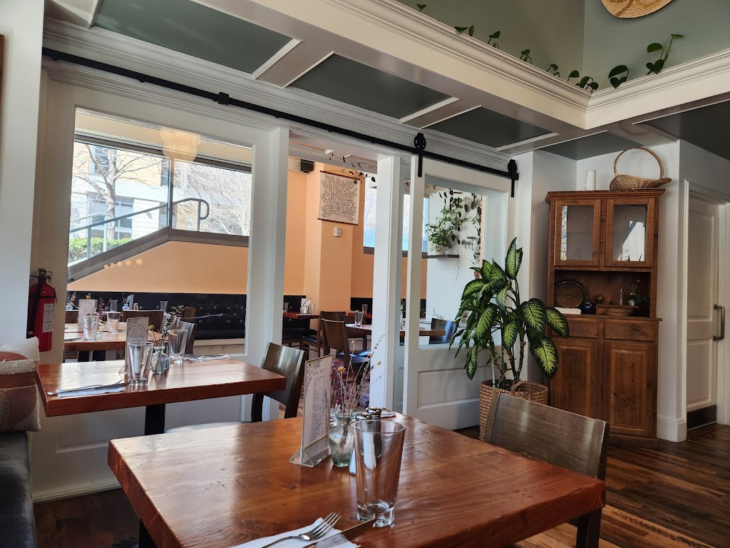 Sofra Kitchen | restaurant | 220 S 31st Ave #3101, Omaha, NE 68131, USA | 4027141819 OR +1 402-714-1819