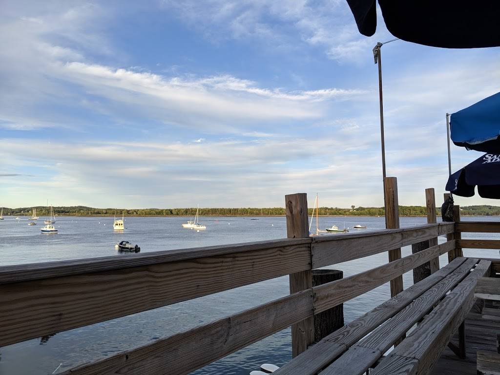 15 Sea Street Bar & Grill | restaurant | 15 Sea St, Castine, ME 04421, USA | 2073265026 OR +1 207-326-5026
