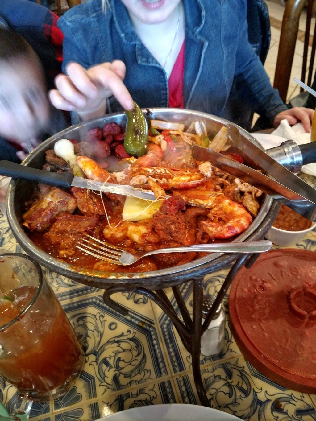 La Quinta de los Reyes Fine Mexican Restaurant & Bar | restaurant | 6431 Cermak Rd, Berwyn, IL 60402, USA | 7084844689 OR +1 708-484-4689