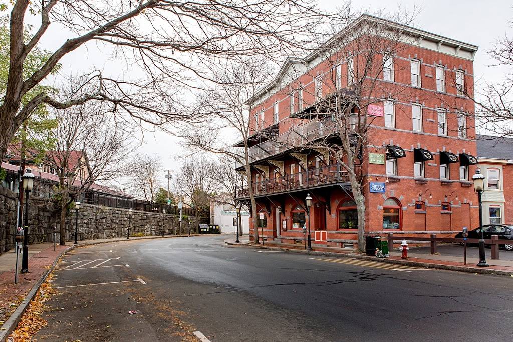 The Sierra Grille | restaurant | 41 Strong Ave, Northampton, MA 01060, USA | 4135841150 OR +1 413-584-1150