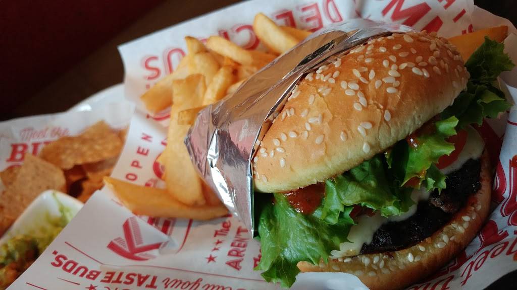 Red Robin Gourmet Burgers and Brews | restaurant | 2881 S Veterans Pkwy, Springfield, IL 62704, USA | 2175468331 OR +1 217-546-8331