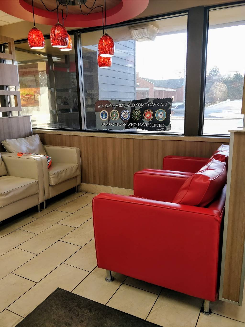 Burger King | restaurant | 4980 S 76th St, Greenfield, WI 53220, USA | 4142821442 OR +1 414-282-1442