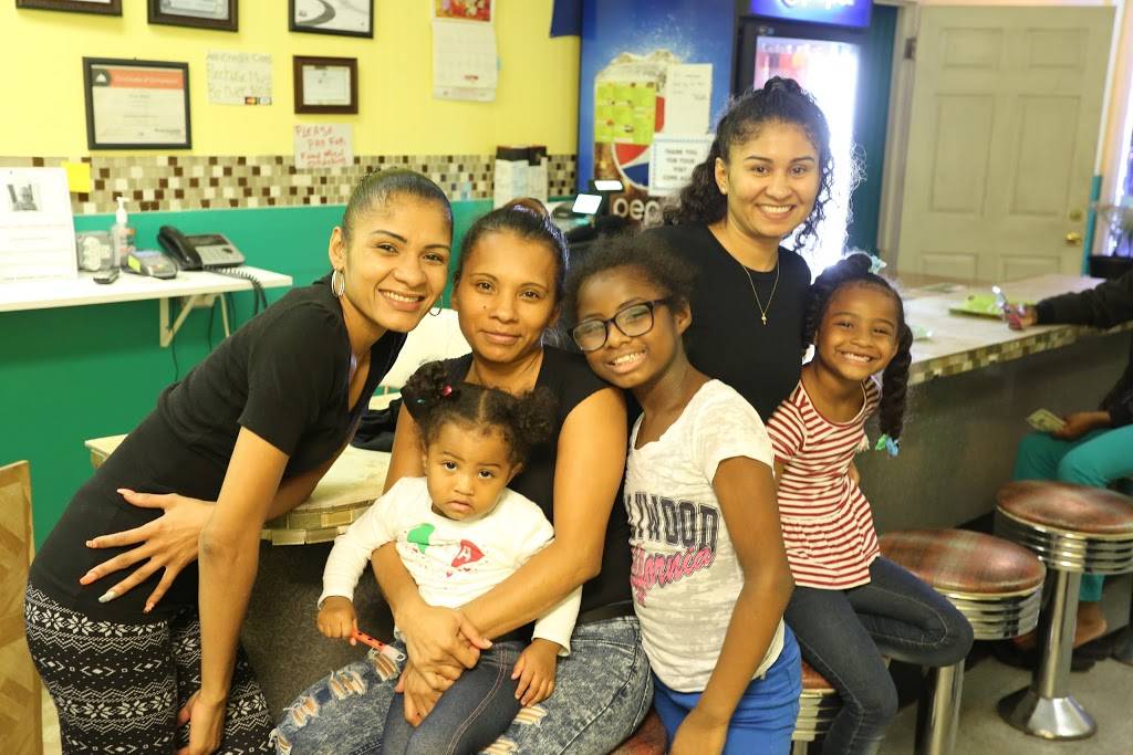 Caribbean Spice | restaurant | 522 E 79th St, Chicago, IL 60619, USA | 7739664956 OR +1 773-966-4956