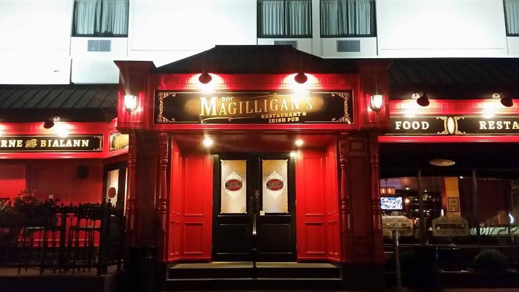 Doc Magilligans Restaurant & Irish Pub | restaurant | 6400 Lundy`s Lane, Niagara Falls, ON L2G 1T6, Canada | 9053740021 OR +1 905-374-0021