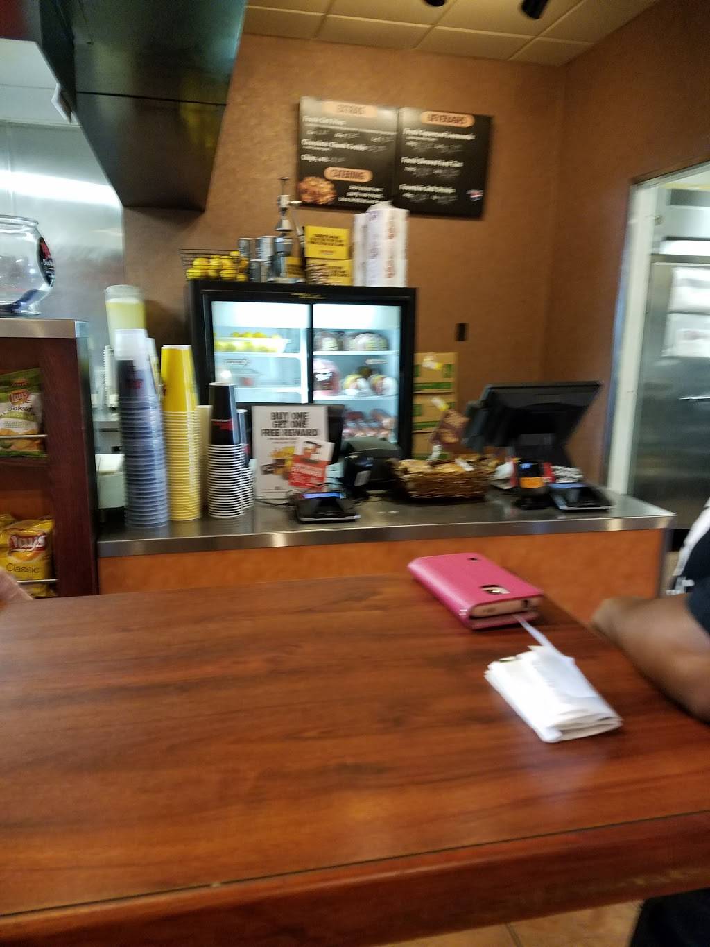 Penn Station East Coast Subs | meal takeaway | 3928 Dutchmans Ln, Louisville, KY 40207, USA | 5028914100 OR +1 502-891-4100