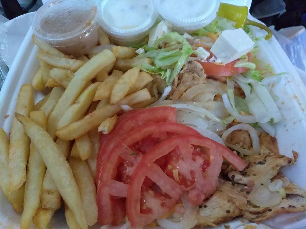 Golden Gyros | restaurant | 7233 W Lincoln Ave, Milwaukee, WI 53219, USA | 4145417580 OR +1 414-541-7580