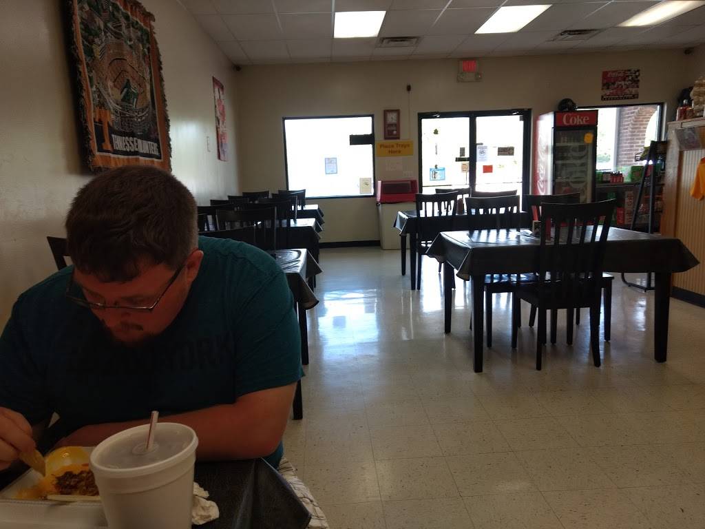 Hot Dog Hut | restaurant | 2718 N John B Dennis Hwy F, Kingsport, TN 37660, USA | 4232882178 OR +1 423-288-2178